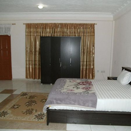 Pemicsa Hotel Accra Spintex Room photo